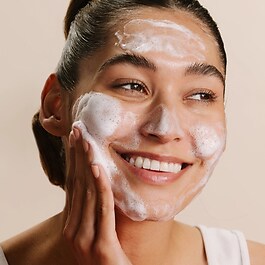 Breakout Clearing Foaming Wash